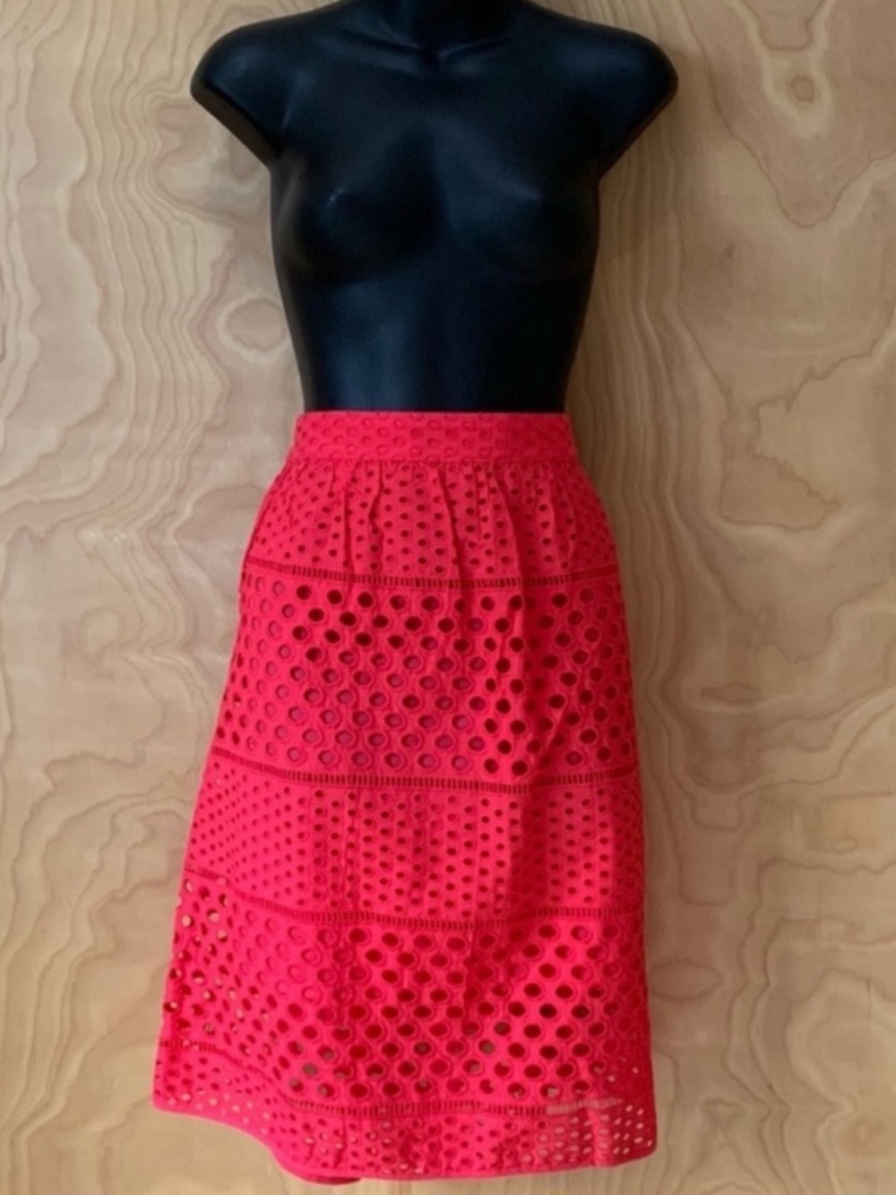 Ann Taylor Women’s Eyelet A-Line Skirt in Bright Pink sz 14